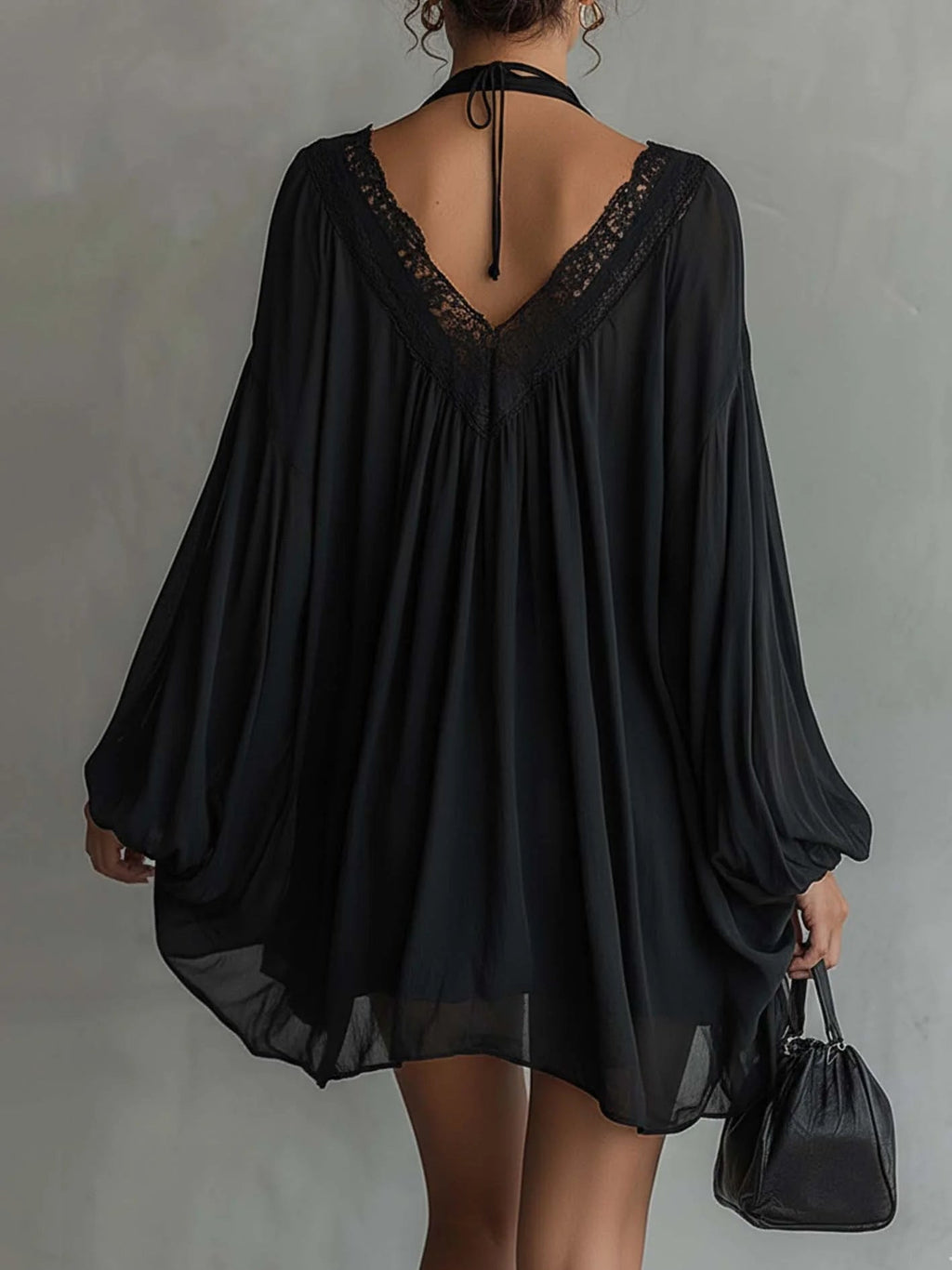 Robe Mini Halter en Chiffon Noir avec Col en Dentelle