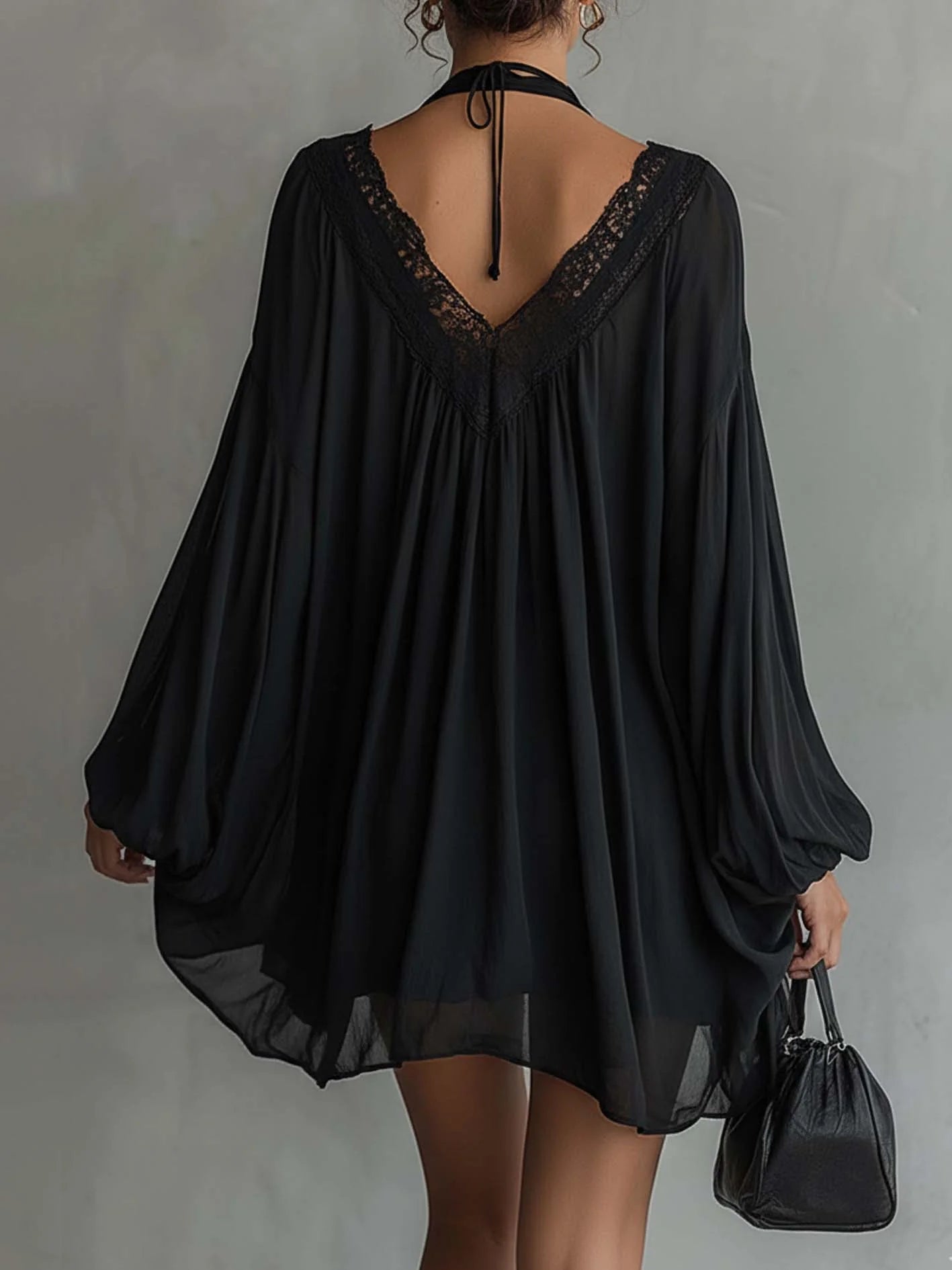 Robe Mini Halter en Chiffon Noir avec Col en Dentelle
