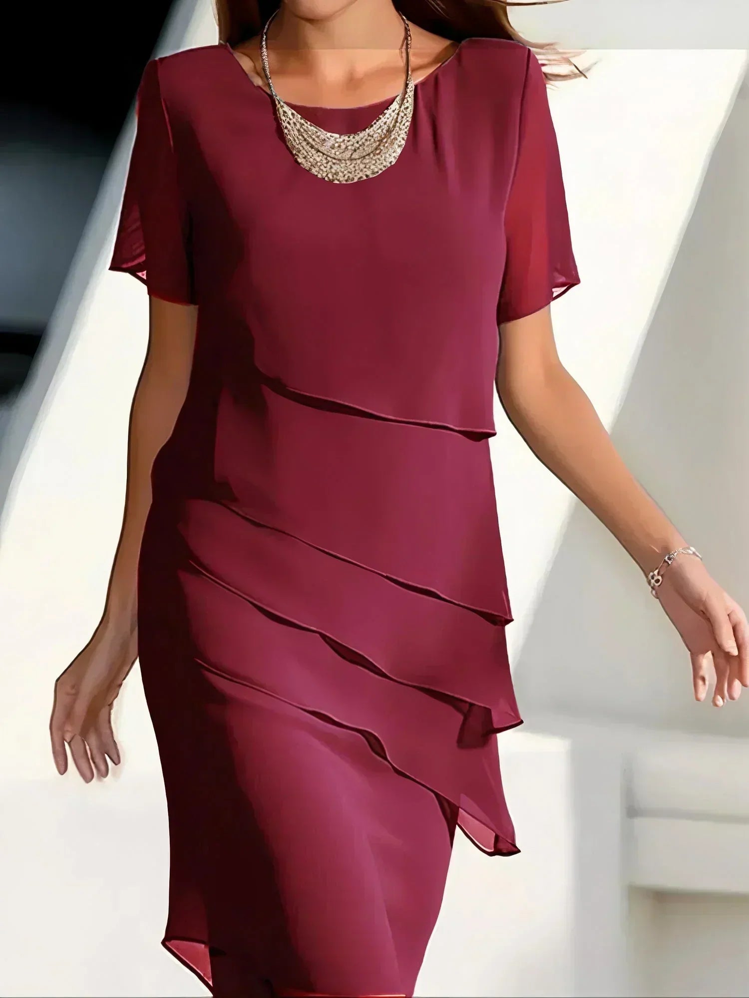 Anastasia | Robe Midi Luxueuse à Épaisseurs