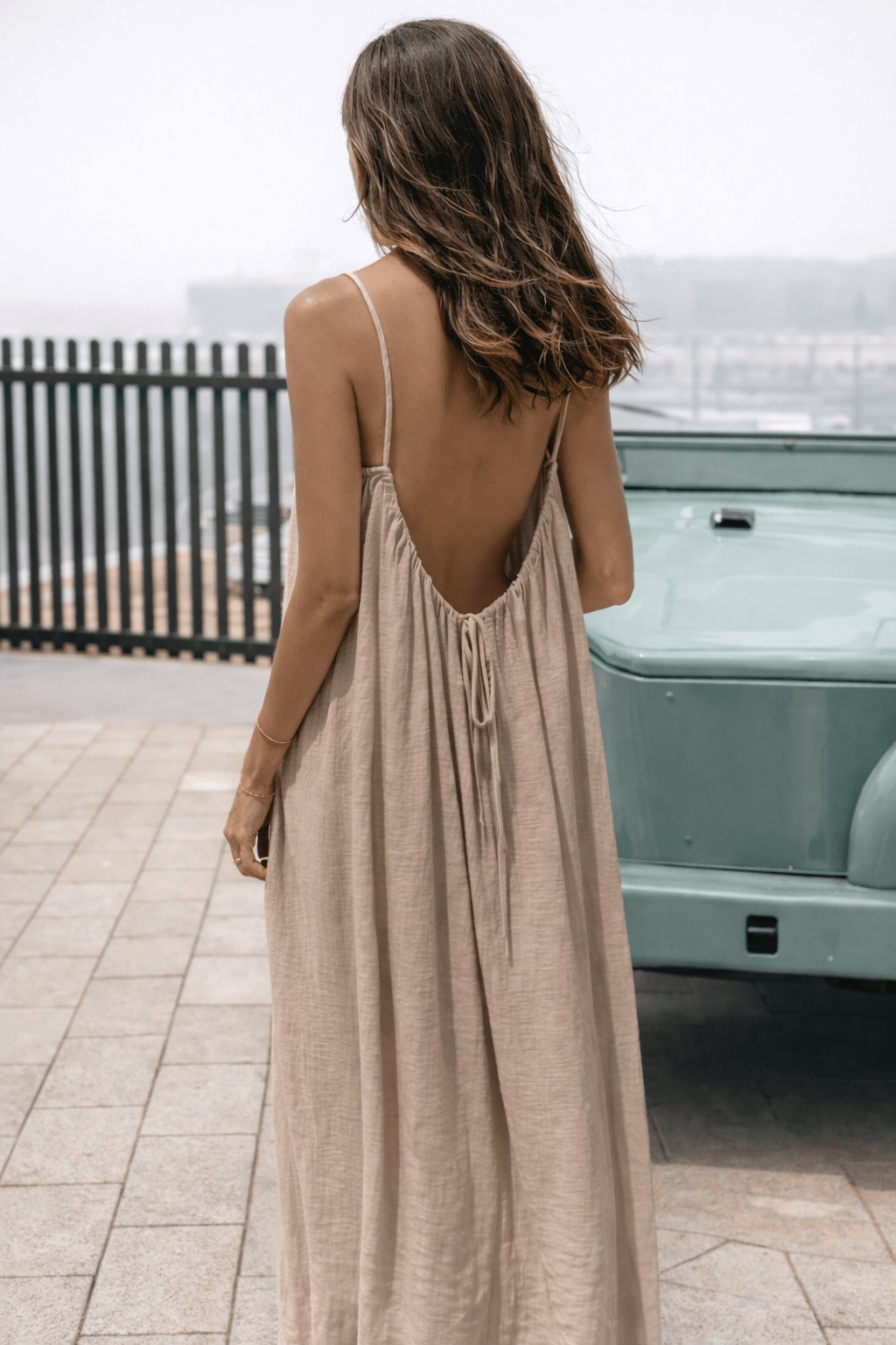 Robe Maxi Dos Nu | Légère & Élégante — Toutes Silhouettes